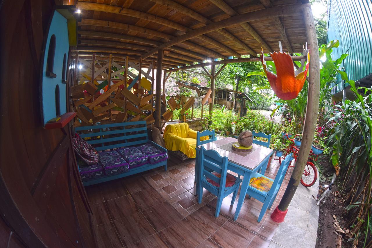 Wood House Hostel La Fortuna Exteriér fotografie